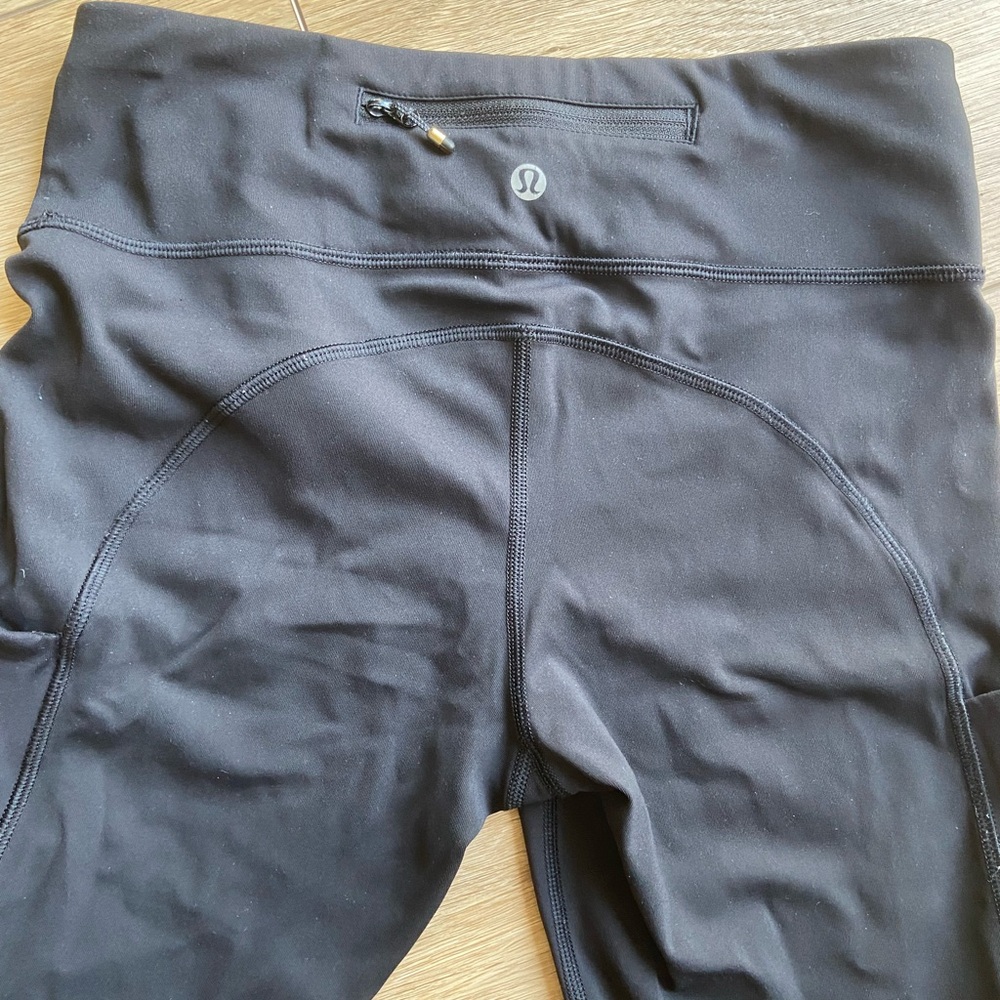Lululemon mesh black yoga, pants Size 6